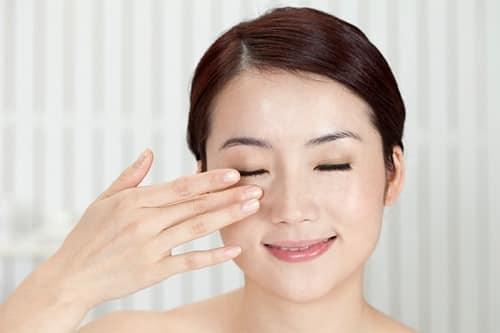 Trang điểm khuôn mặt tròn trở thành khuôn mặt chữ V 1