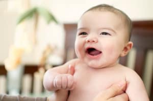 tôi muốn hỏi má lúm đồng tiền có di truyền không 