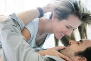 Đàn ông thường cảm thấy lo lắng khi không gây được ấn tượng trong mắt vợ 