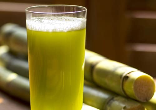 Điều trị da khô bằng nước mía