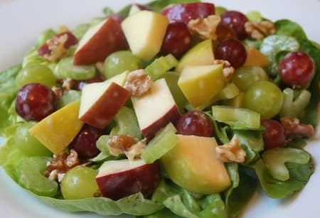 Salad táo đỏ giúp bạn giảm cân
