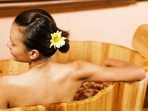 Những cách chăm sóc mí mắt khỏe đẹp với mật ong 3a